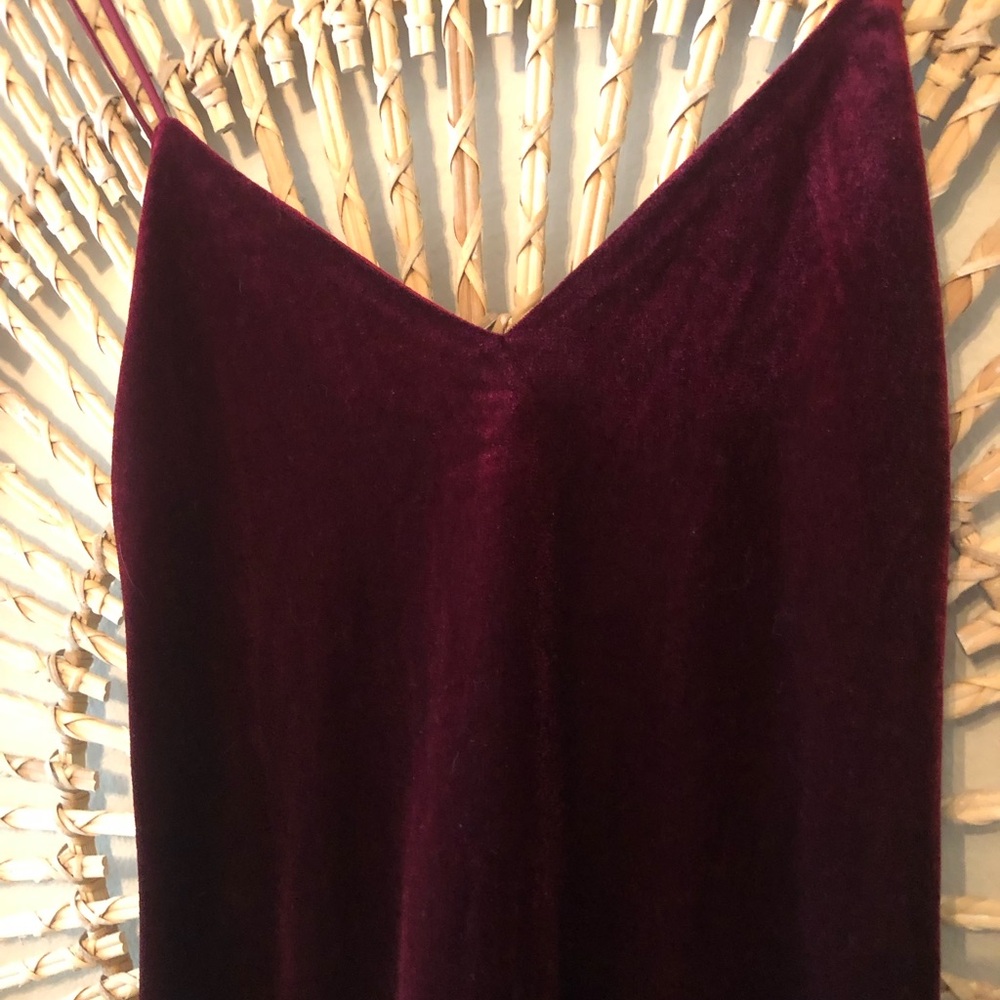 Bardot burgandy velour dress side slit - Picture 8 of 11